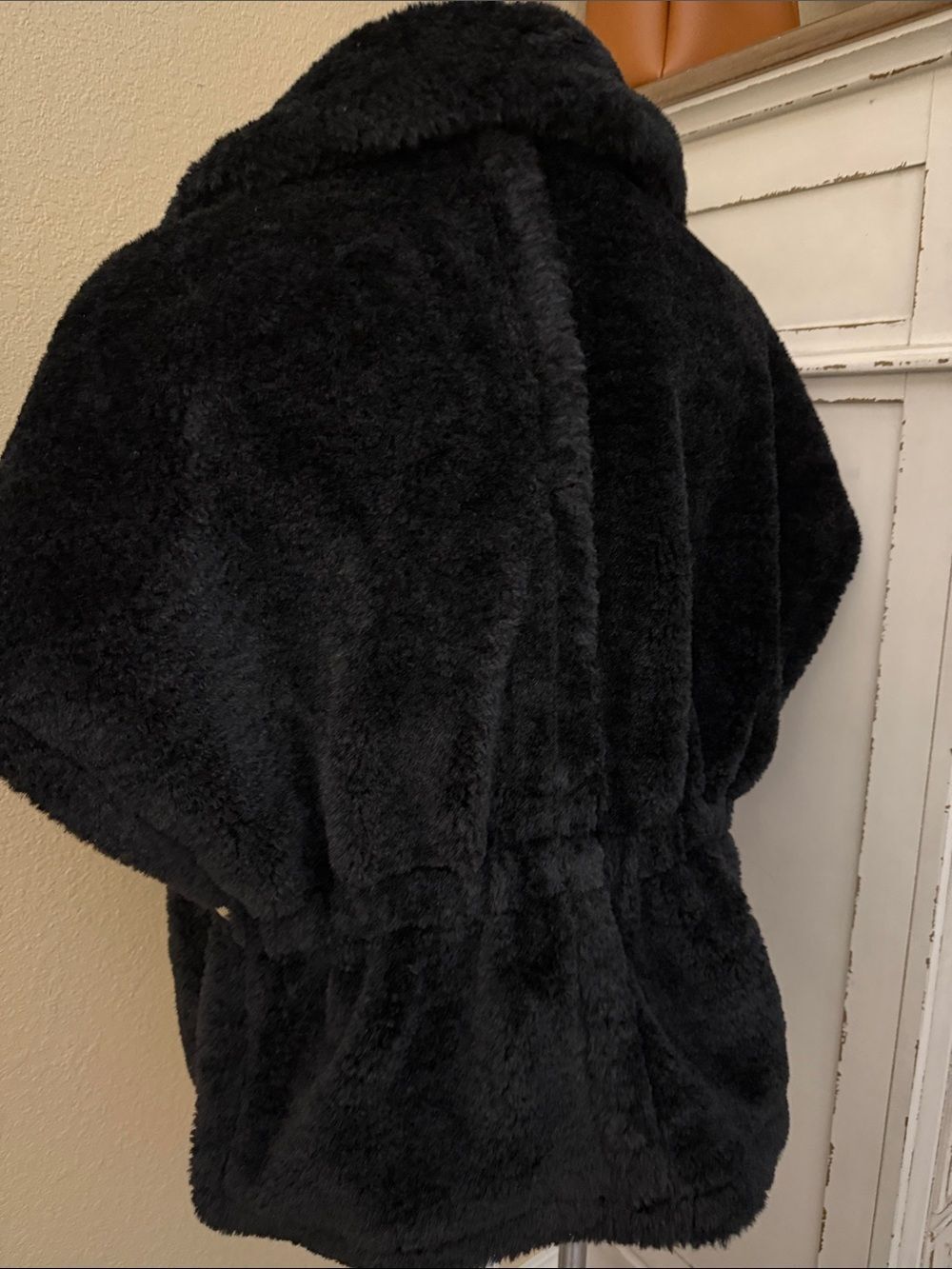 Black Faux Shearling Shawl-Collar Belted Teddy Jacket - Picture 6 of 6